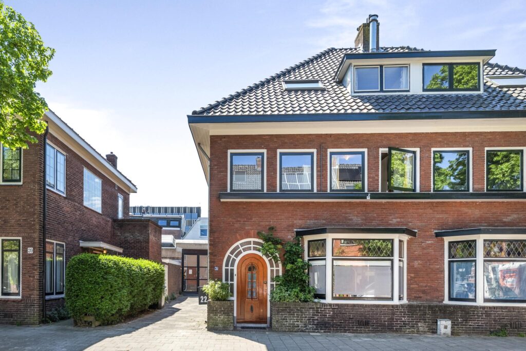 Burgemeester Sandbergstraat 24
